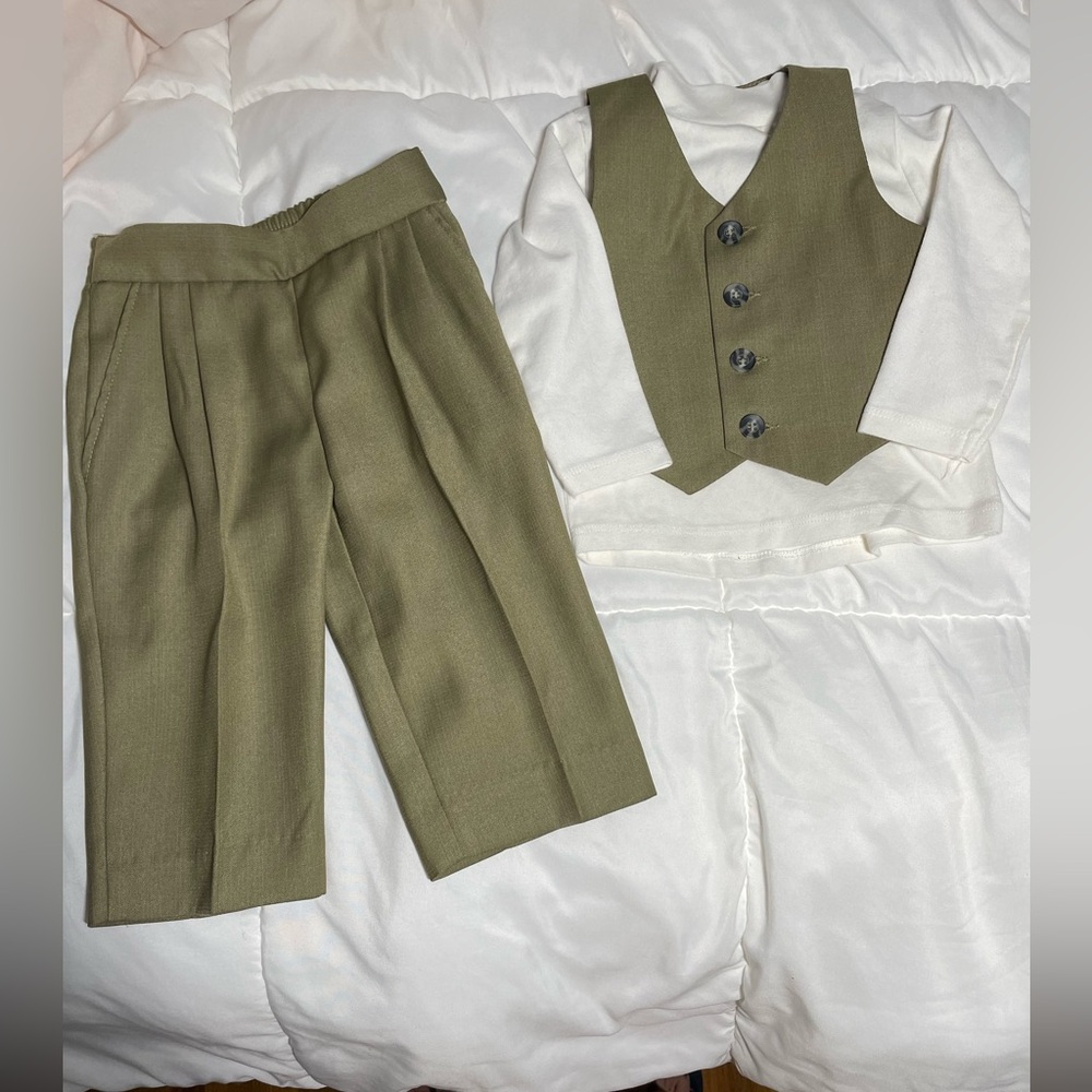 2-piece suit w/mock turtleneck, size 9 months